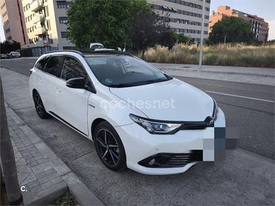 Toyota Auris Hybrid