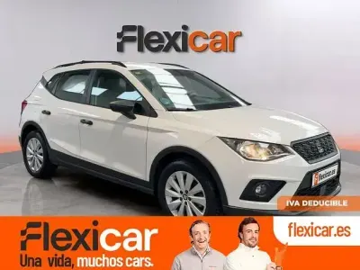 Usado Seat Arona Ecomotive 95 CV (69 kW) 2020 Blanco SUV