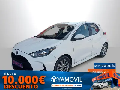 Usado Toyota Yaris Hybrid Active 116 CV (85 kW) 2024 Blanco