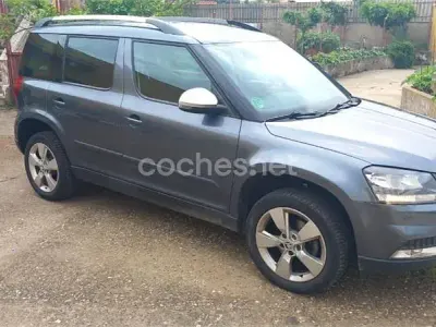Usado Skoda Yeti Ambition 150 CV (110 kW) 2016 Gris / plata SUV