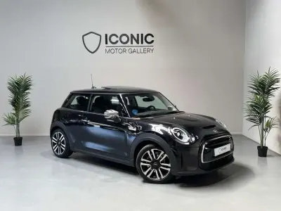 Usado Mini Cooper SE 135 kW (184 CV) 2023 Negro Utilitario