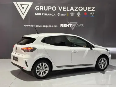 Uusi Renault Clio V Evolution 100 HP (73 kW) 2025 Valkoinen Sedan