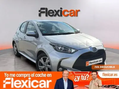 Usado Toyota Yaris Hybrid Active 116 CV (85 kW) 2025 Gris / plata Berlina