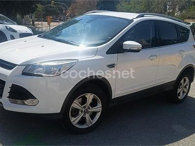 Używany Ford Kuga Trend 120 KM (88 kW) 2014 Biały SUV