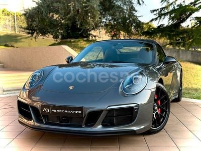 Porsche 911 Carrera 4 GTS