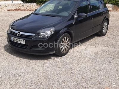 Negro Usado 2004 Opel Astra Elegance Berlina | 2600 € (Precio justo)