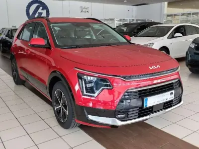 Usado Kia Niro 129 CV (94 kW) 2025 Rojo SUV