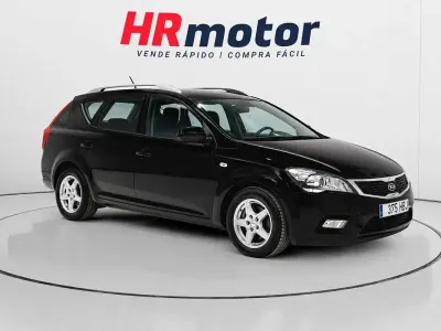 Usado Kia Ceed Sportswagon 116 CV (85 kW) 2011 Negro Familiar