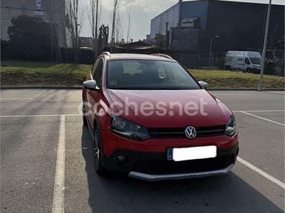 Usado VW Polo Cross 90 CV (66 kW) 2011 Rojo Utilitario