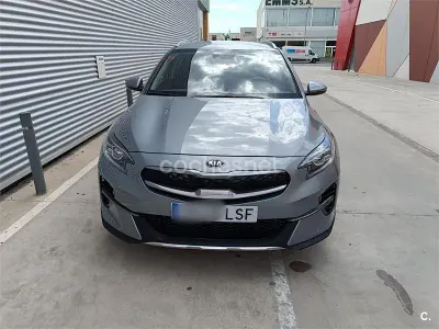 Usado Kia XCeed 141 CV (103 kW) 2021 Gris / plata SUV
