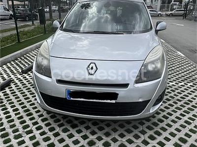 Usado Renault Grand Scénic III Expression 110 CV (80 kW) 2010 Gris / plata Monovolumen