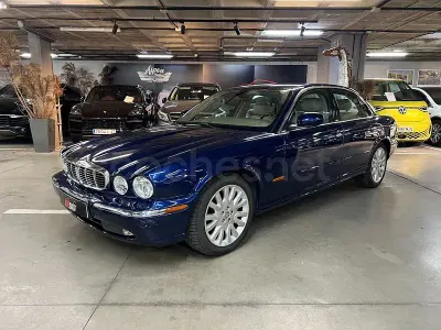 Usado Jaguar XJ8 Executive 298 CV (219 kW) 2005 Azul Berlina