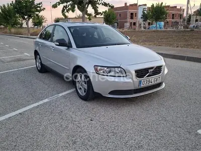 Usado Volvo S40 Momentum 109 CV (80 kW) 2010 Gris / plata Berlina