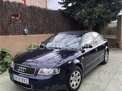 Usado Audi A4 130 CV (95 kW) 2002 Negro Berlina