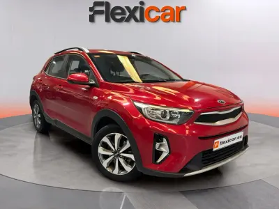 Usado Kia Stonic 84 CV (61 kW) 2021 Rojo SUV