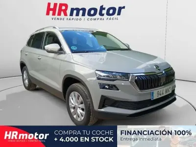 Usado Skoda Karoq Ambition 116 CV (85 kW) 2024 Gris SUV