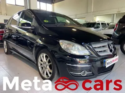 Usado Mercedes B200 140 CV (102 kW) 2010 Negro Monovolumen