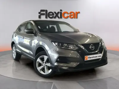 Usado Nissan Qashqai Acenta 116 CV (85 kW) 2021 Gris SUV