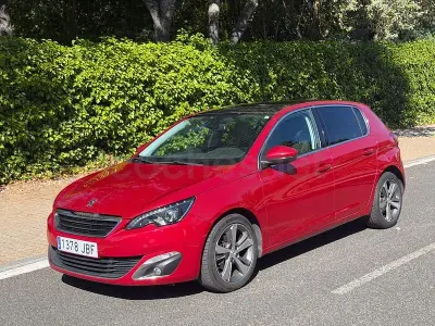 Usado Peugeot 308 Active 115 CV (84 kW) 2014 Granate Berlina