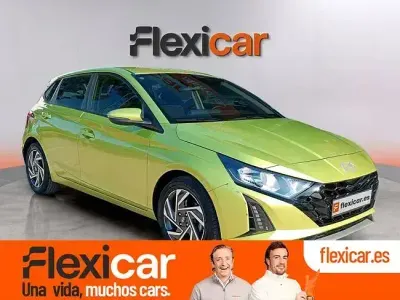 Usado Hyundai i20 100 CV (73 kW) 2024 Verde Utilitario