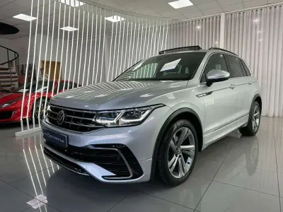 Usado VW Tiguan R-line 150 CV (110 kW) 2023 Gris SUV
