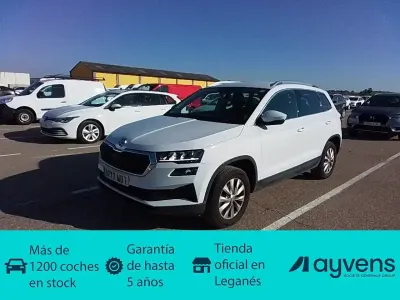 Usado Skoda Karoq Ambition 150 CV (110 kW) 2022 Blanco SUV