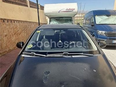 Usado Hyundai i30 Comfort 90 CV (66 kW) 2008 Negro Berlina