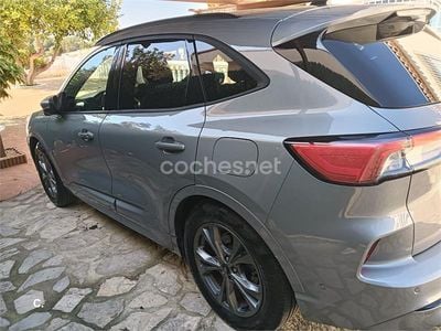 Usado Ford Kuga ST-Line X 150 CV (110 kW) 2022 Gris / plata SUV