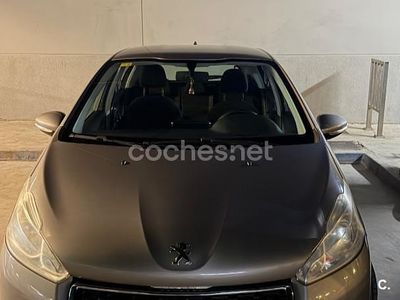 Usado Peugeot 208 Active 68 CV (50 kW) 2014 Beige Utilitario