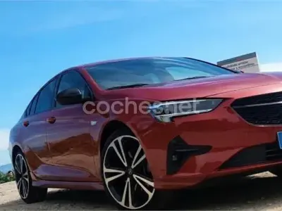 Usado Opel Insignia GS Line 174 HP (127 kW) 2022 Vermelho Sedan
