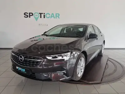 Usado Opel Insignia Business 122 CV (89 kW) 2022 Gris / plata Berlina