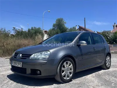 Usado VW Golf IV Sportline 105 CV (77 kW) 2005 Gris / plata Berlina