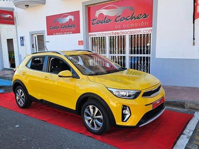 Usado Kia Stonic 100 HP (73 kW) 2022 Amarelo SUV