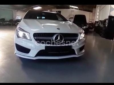 Usado Mercedes CLA200 Shooting Brake AMG line 136 CV (100 kW) 2015 Blanco Familiar