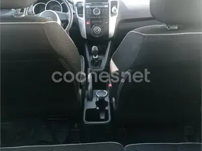 Usado Kia Venga 90 CV (66 kW) 2010 Negro Utilitario