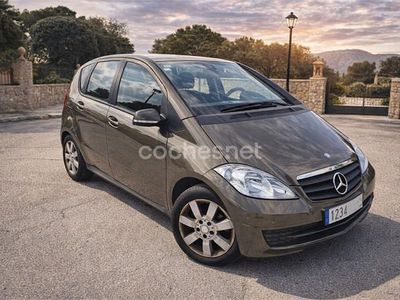 Usado Mercedes A180 Urban 109 CV (80 kW) 2012 Marrón Berlina