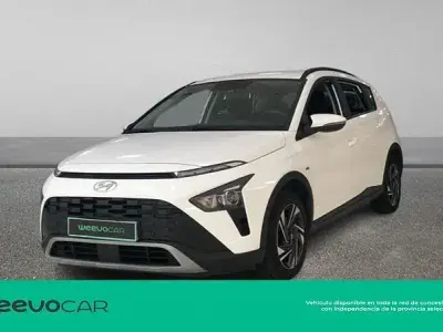 Usado Hyundai Bayon 100 CV (73 kW) 2023 Blanco SUV
