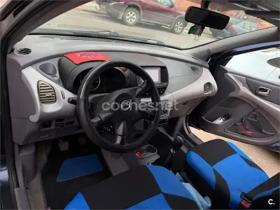 Usado Nissan Almera Tino Tekna 136 HP (100 kW) 2005 Azul Monovolume