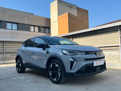 Usado Renault Captur Techno 140 CV (102 kW) 2024 Gris SUV