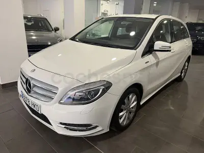 Usado Mercedes B180 109 CV (80 kW) 2012 Blanco Utilitario