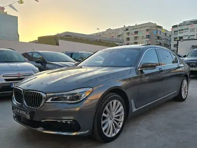 Usado BMW 750L 450 CV (330 kW) 2017 Gris / plata Berlina