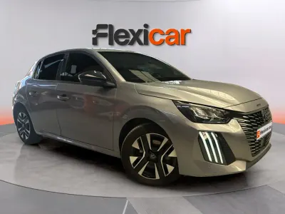 Usado Peugeot 208 Allure 101 CV (74 kW) 2025 Gris Utilitario