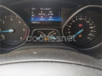 Usado Ford Focus Business Edition 120 CV (88 kW) 2017 Gris / plata Berlina