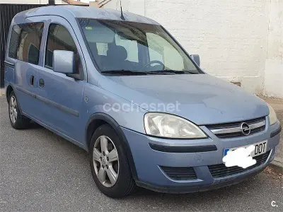 Usado Opel Combo Cosmo 100 CV (73 kW) 2004 Gris / plata Monovolumen