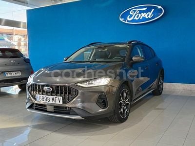 Gris / plata Usado 2023 Ford Focus Active Berlina | 21.900 € (Un poco caro)