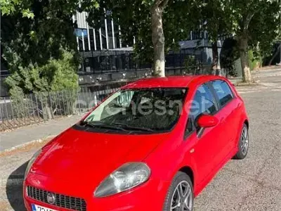 Usado Fiat Grande Punto Sport 95 CV (69 kW) 2009 Rojo Utilitario