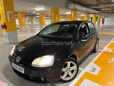 Usado VW Golf V Highline 140 CV (102 kW) 2007 Negro Berlina