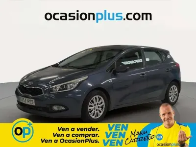 Usado Kia Ceed 90 CV (66 kW) 2014 Azul Utilitario