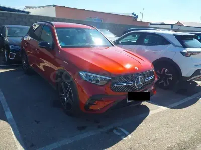 Usado Mercedes GLC220 197 CV (144 kW) 2023 Granate SUV