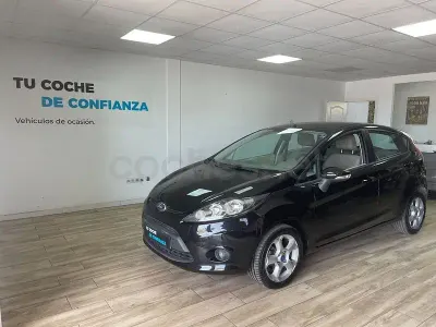 Usado Ford Fiesta Titanium 70 CV (51 kW) 2011 Negro Berlina